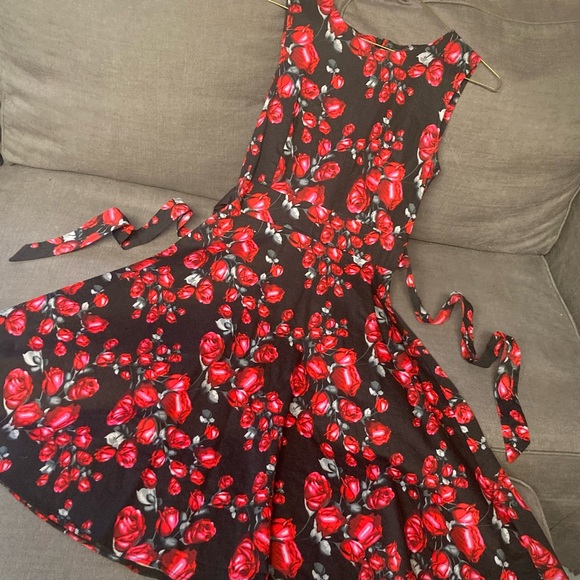 Red roses Rockabilly retro sleeveless swing dress - Picture 11 of 15